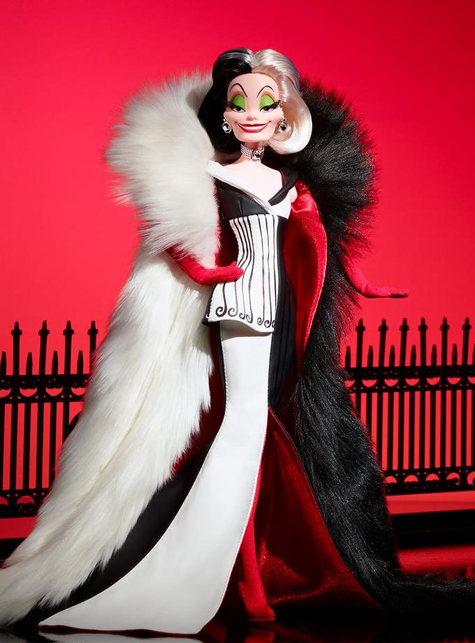 Disney Darkness Descends Cruella De Vil Doll For Sale