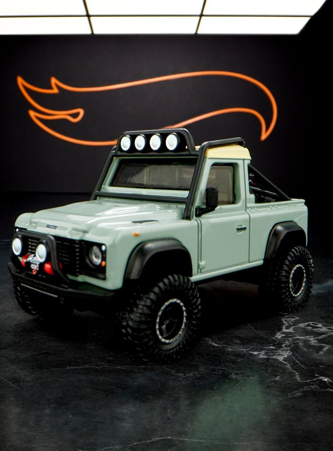 Elite 64 Series Land Rover Defender 90 Pickup On Sale