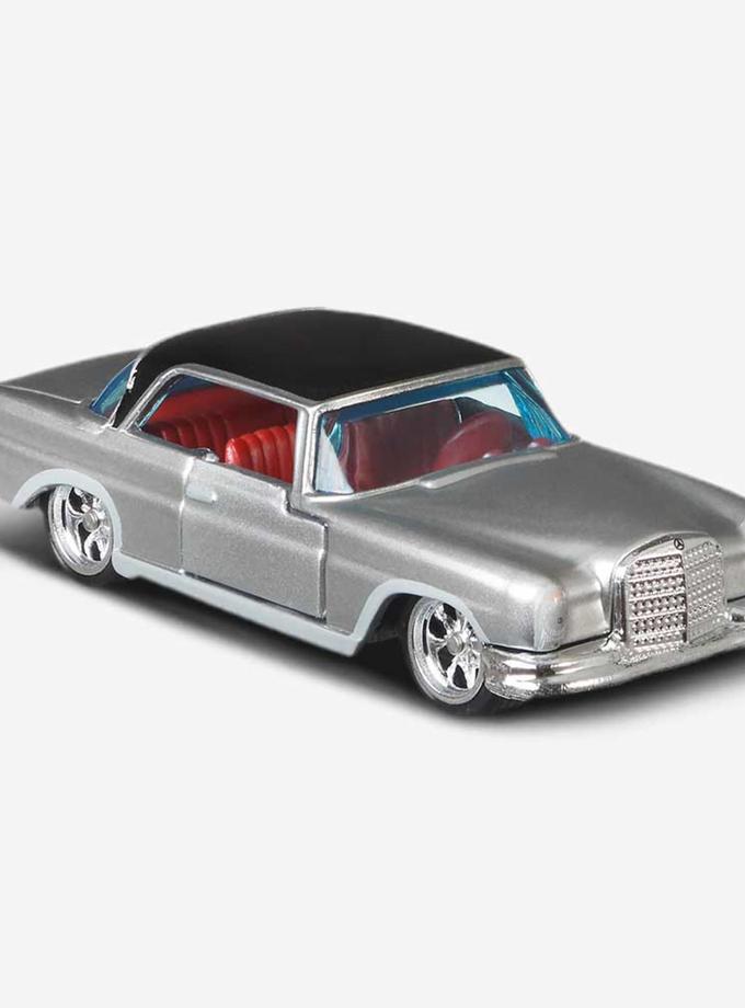 Matchbox ’62 Mercedes-Benz 220 SE Coupe Free shipping