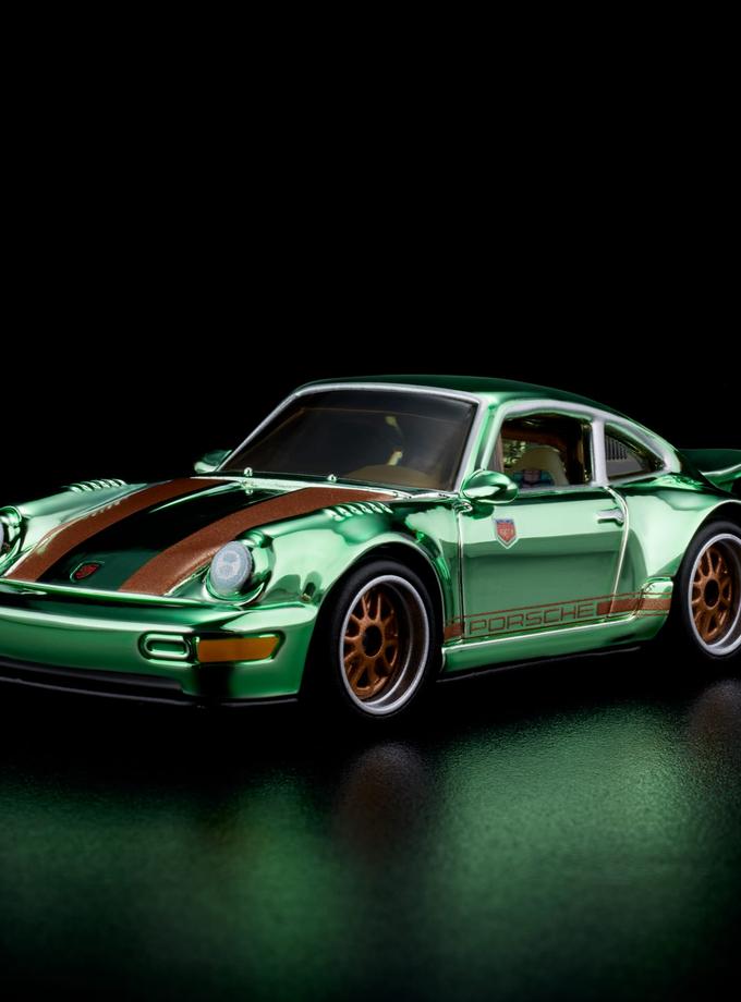 RLC Exclusive Magnus Walker “Urban Outlaw” Porsche 964 On Sale