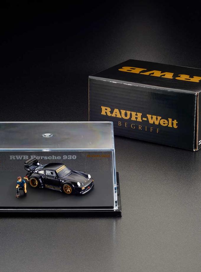 RLC Exclusive RWB Porsche 930 w/ Akira Nakai Figurine New Arrival